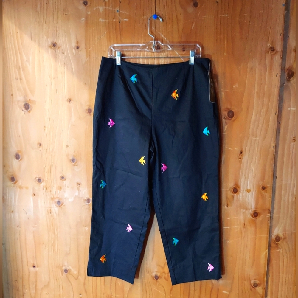 Requirements Vintage Black Cotton Fish Embroidered Capri Pants